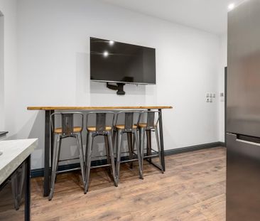 1 bedroom in a house share to rent - Photo 3