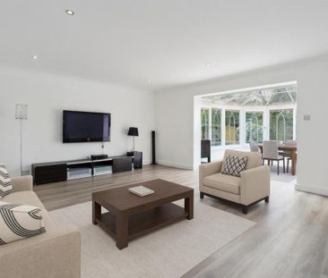 5 bedroom detached house to rent - Photo 2