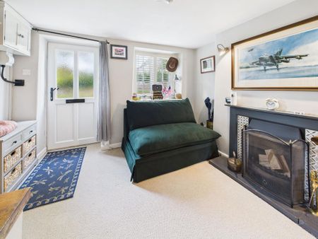 2 bedroom end of terrace house to rent - Photo 2