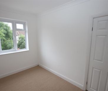 2 bedroom Terraced House to let - Photo 2