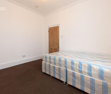 6 bedroom terraced house to rent - Photo 5