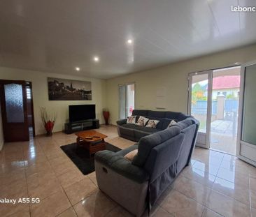 Location Maison 5 pièces 121m² ST BENOIT 97470 - Photo 2