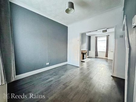 2 bedroom terraced house to rent - Photo 4