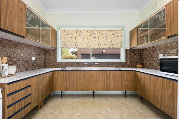 Vintage Foreshore Favorite - Photo 1