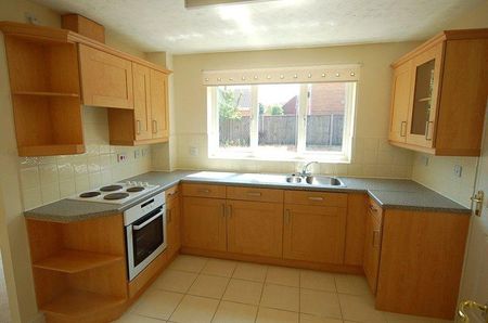 3 bedroom detached house to rent - Photo 4