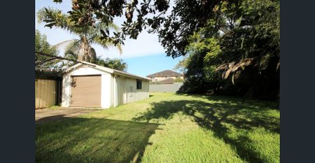 Neat & Spacious Home in a Convenient Revesby Location - Photo 3