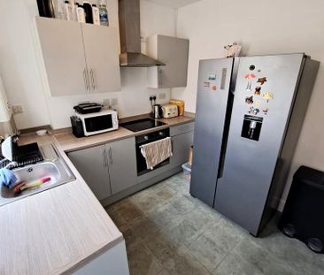 3 bedroom terraced house to rent - Photo 4