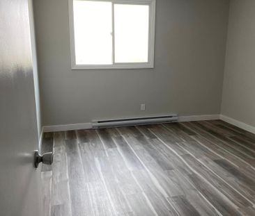 364 & 424 Princeton Drive, Manitoba, R8N 0A2, Thompson - Photo 4