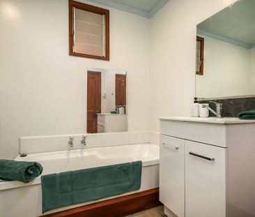 Four Bedroom Home - Photo 4