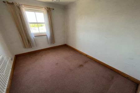 2 bedroom end of terrace house to rent - Photo 3