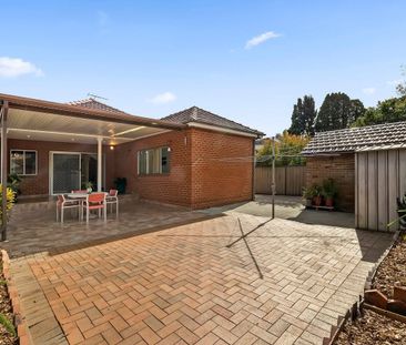 Ultra Neat Three Bedroom Family Home - Photo 6