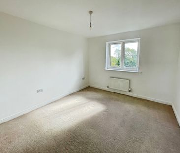 Carver Close, Swindon - Photo 4