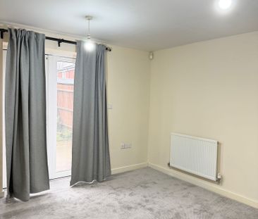 21 Baynton Drive, Wolverhampton, West Midlands, - Photo 1