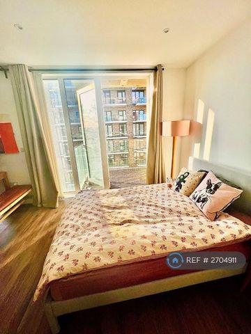 1 bedroom in a flat share to rent - Photo 4