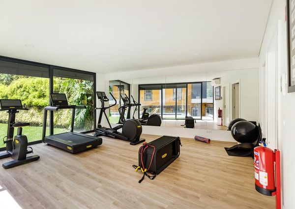 1 Bedroom Apartment with swimming pool, Janelas Verdes, Lisboa