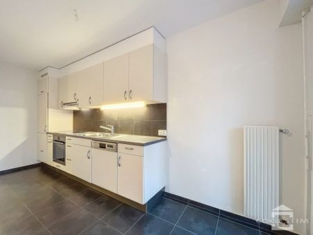 Agréable appartement de 3 pièces au 1er étage proche du centre ville - Photo 5