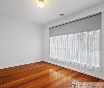 18 Kinnoul Avenue, Keysborough - Photo 3