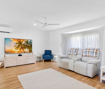 Immaculately presented Family Home with Pool ! - Photo 1