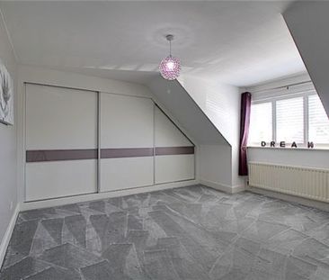 4 Bedroom - Photo 5