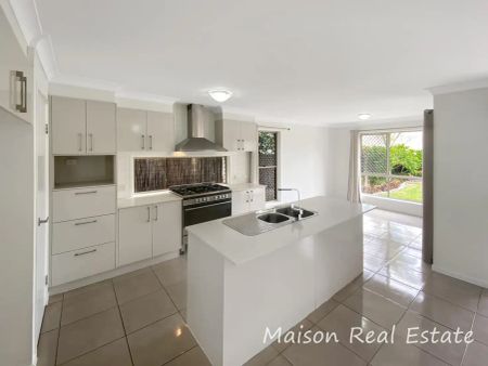 “Large Family Home High on the Hill in The Cascades” - Photo 2