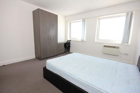 2 bedroom flat to rent - Photo 4