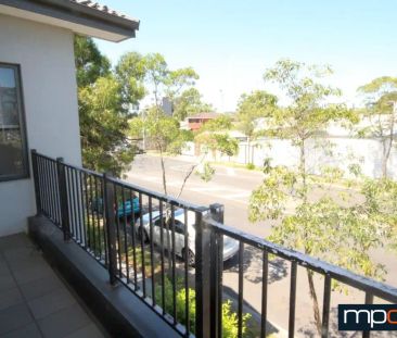 “Modern 2-Bedroom Apartment” - Photo 5