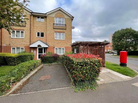 Price £1,600 pcm - Available Now - Unfurnished - Photo 5