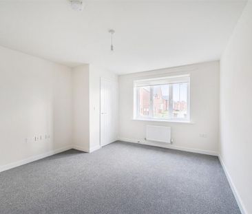 4 bedroom semi-detached house to rent - Photo 6