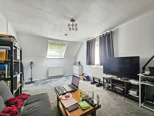 Moormede Crescent, Staines Upon Thames, TW18 4SG - Photo 1