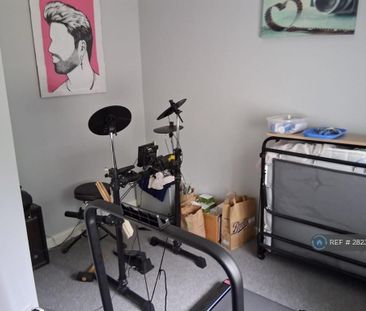 3 bedroom terraced house to rent - Photo 2