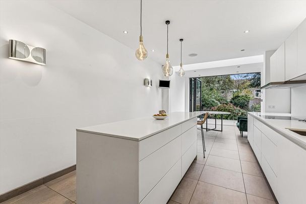 4 bedroom terraced house to rent - Photo 1