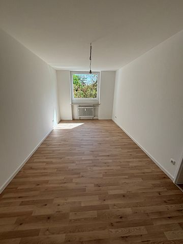 Helle modernisierte 2-Zimmer-Wohnung in guter Lage von Neuperlach - Foto 2