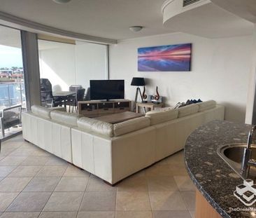 Executive Waterfront Apartment â Lifestyle, Location & Luxury - Photo 1