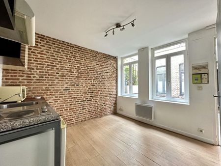 A LOUER : T1 à LILLE • Vieux lille • 550 € - Photo 2