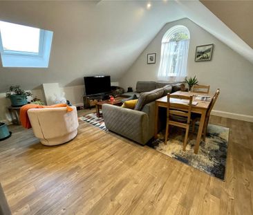 2 bedroom penthouse to rent - Photo 2