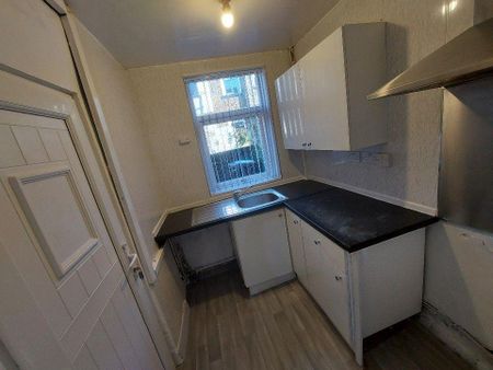 2 bedroom terraced house to rent - Photo 3
