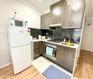 Studio Apartment + Furniture! - Photo 6