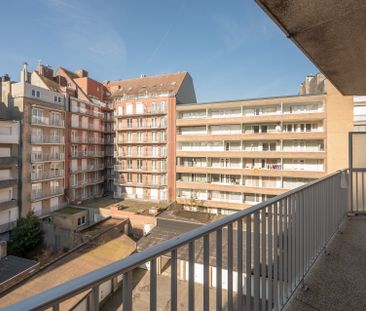 Gemeubeld: ruim 3slpk-appartement met zijdelings zeezicht te Knokke - Photo 6