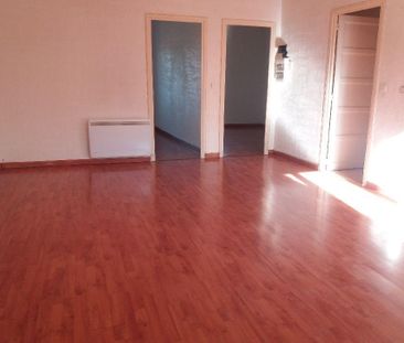 Location Appartement 3 pièces 78m² VALLON PONT D ARC 07150 - Photo 1