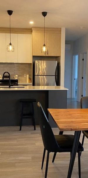 🔥 5 ½ ENSOLEILLÉ – 1350 PI² – LIBRE IMMEDIATEMENT 2200$/ MOIS : 2100$ / MOIS LA PREMIEMIERE ANNEE + 1 MOIS GRATUIT - Photo 1