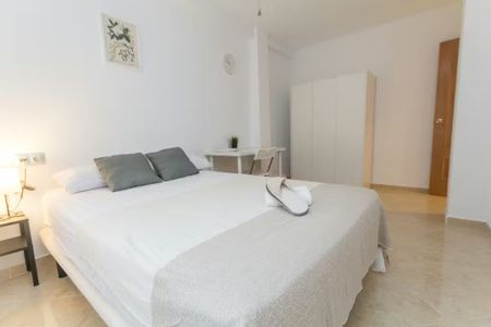 Calle Nazareno, Málaga, Andalusia 29014 - Photo 4