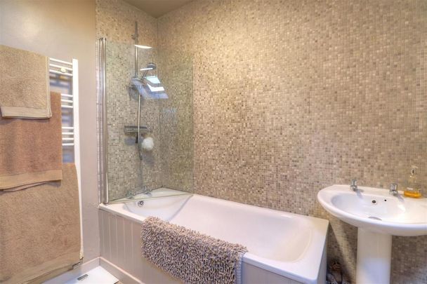 3 bedroom terraced house to rent - Photo 1