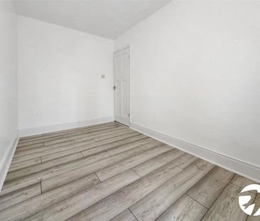 3 bedroom end of terrace house to rent - Photo 6