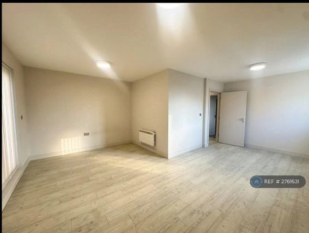 1 bedroom flat to rent - Photo 2