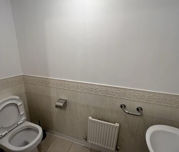 4 Bed Town house For Rent - Photo 2