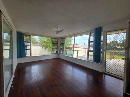 Coming Soon! Prime location! Separate Studio! - Photo 4