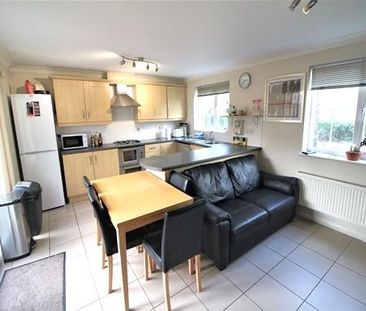 1 bedroom in a house share to rent - Photo 4