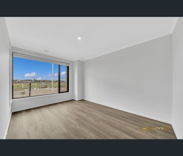 29 Rangeland Street, Mambourin, Vic 3024 - Photo 3