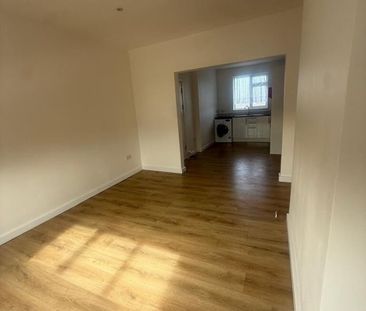 1 Bed Flat, Eastern Avenue, IG2 - Photo 1