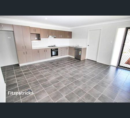 2/4 Kingsford Smith Road, Boorooma, NSW 2650 - Photo 2